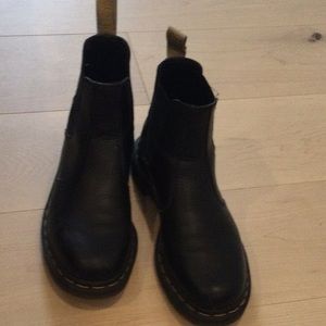 Dr Martens Chelsea Boots Vegan